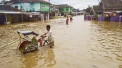 PT Tirta Asasta Depok Bantu Korban Banjir Bandang Kampung Cisayar Sukabumi