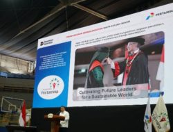 UPER Lantik 1400 Mahasiswa dan Naikkan Beasiswa 30% di 2025, Siapkan Talenta Menghadapi Trilema Energi