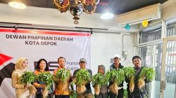 DPD PSI Kota Depok Gelar Giat Ketahanan Pangan, Bagikan 2000 ikat Kangkung Kepada Warga