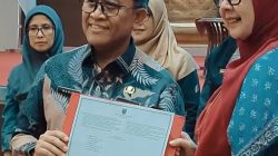 Wali Kota Depok Serahkan 53 SK Kepala Sekolah dan Pengawas, Tekankan Tanggung Jawab Jabatan