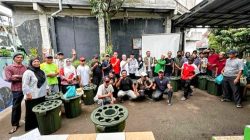 Hadapi Kenaikan Harga Pangan, Universitas Pertamina Berdayakan Warga Depok lewat Budikdamber